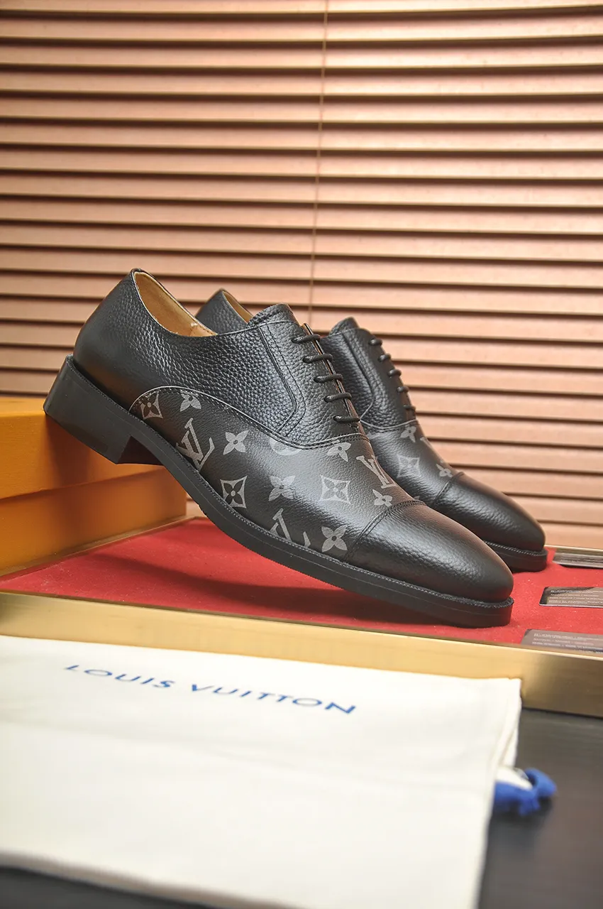 Men's men's shoes 💰500💶 [LV] (original single cowhide lining) 🍀LV's latest genuine leather business suit shoes are launched simultaneously on the official website. The first-layer cowhide imported from Italy is made of heavy gold, 💥official website 1:1 rubber outsole. Versatile to wear, high-end without losing class, and the color combination is extraordinary. This four-season style is alluring when worn on your feet, showing off your big-name flair. Standard code 38-45 (45 customized)